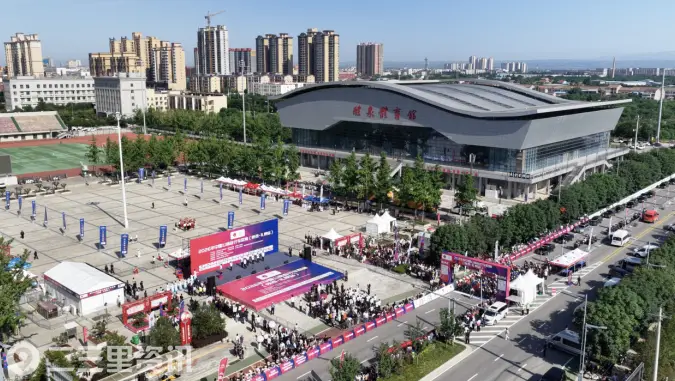 2026年中国公路自行车联赛（陕西·礼泉站）盛大开幕