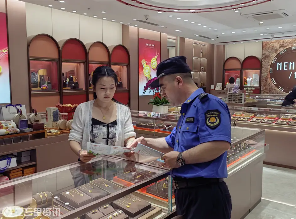 践行低碳环保 点亮绿色商圈 西安高新区垃圾分类宣传周活动走进高新万达广场