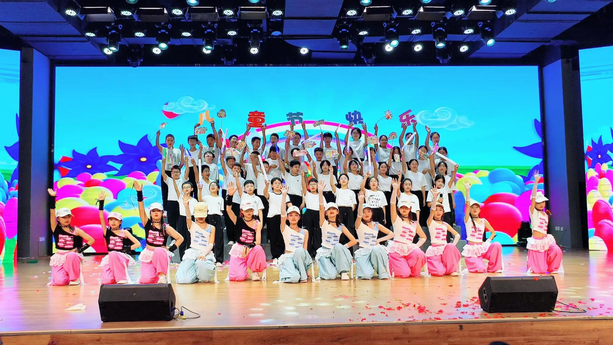 逐梦六一·艺绘童年——商州秦韵小学开展2026年庆“六一”校园文化艺术展演活动