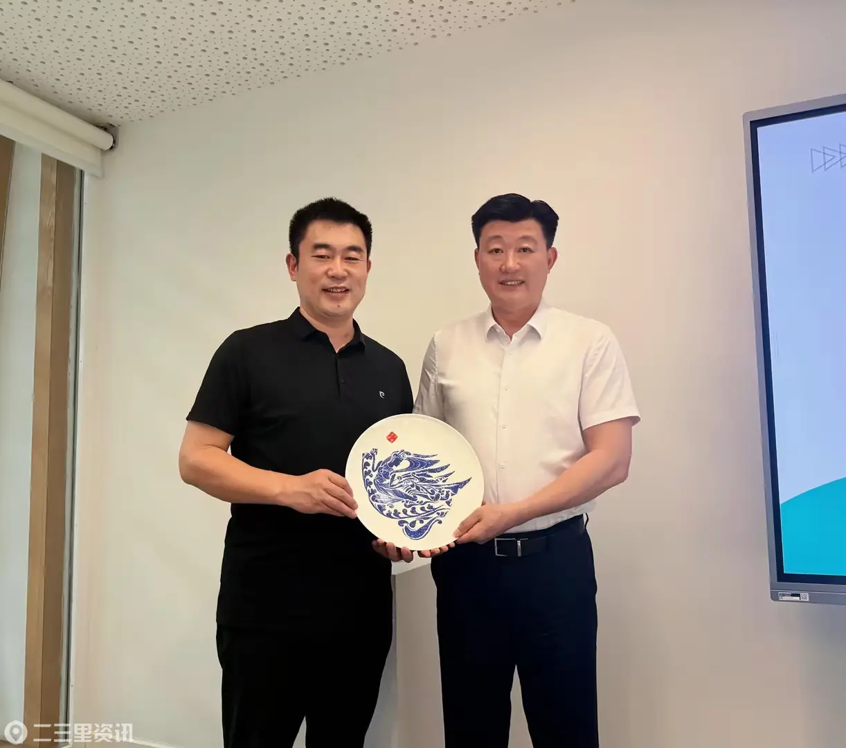 D:\Documents\WXWork\1688854264770936\WeDrive\西安欧亚学院\学校办公室来访接待资料\2026年\5月来访\20260521郑州商学院\郑州商学院通讯稿\图片一.jpg