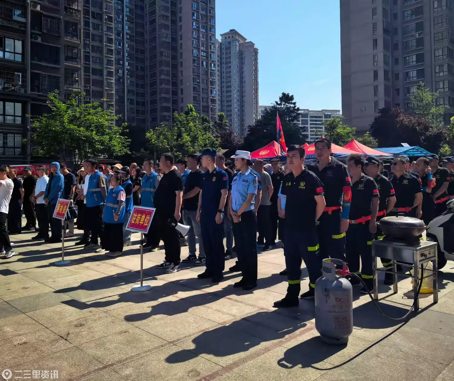 简篇-人人讲安全 个个会应急——兴隆街道2026年安全生产月集中宣传暨应急演练活动圆满举行