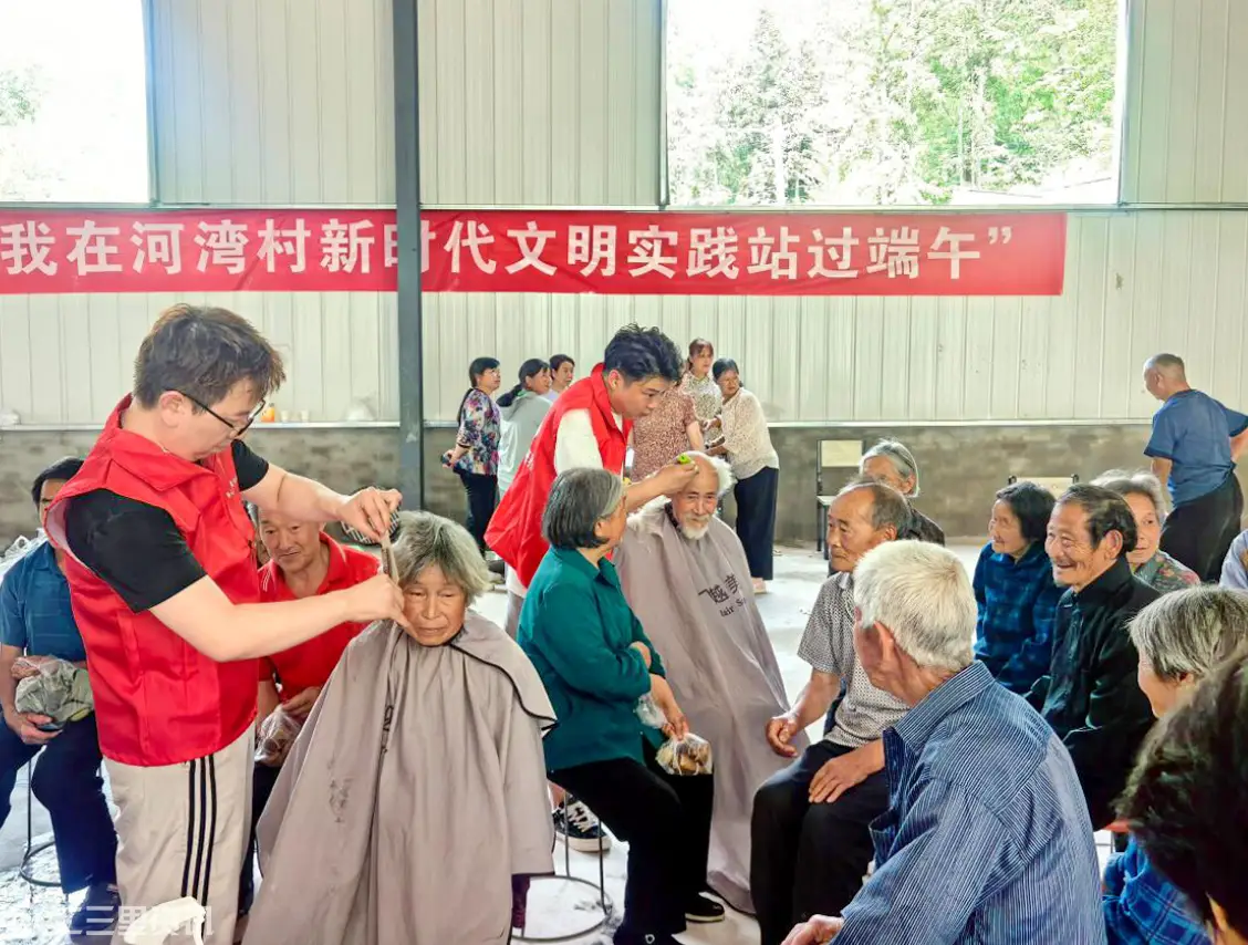 宁强铁锁关镇端午敬老情更浓志愿服务暖人心