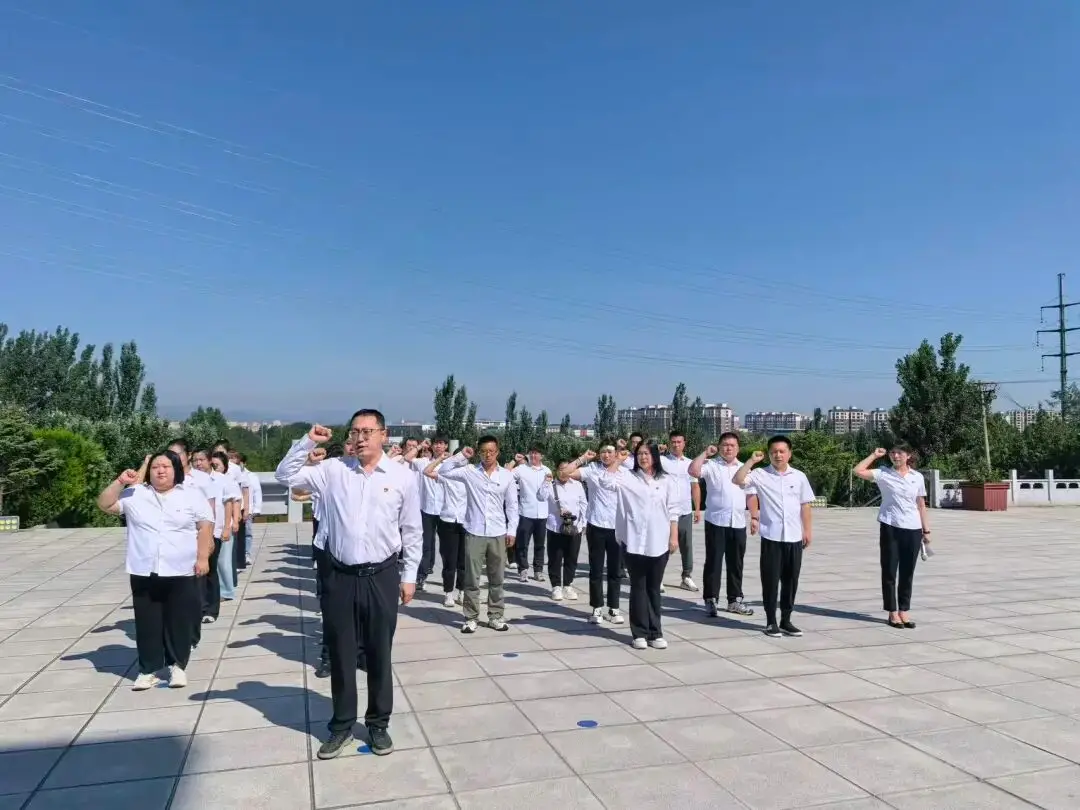 赓续红色薪火，锤炼实干党性——朝阳环境集团道路机扫分公司开展主题党日活动