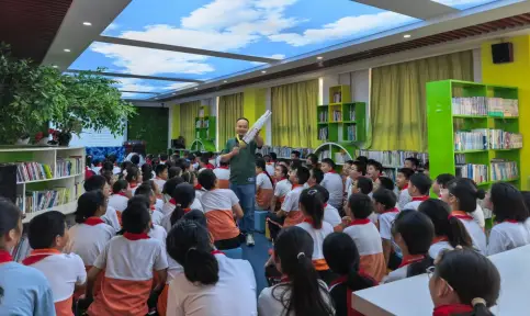 略阳县高台小学千余名学生乐享“民乐盛宴”
