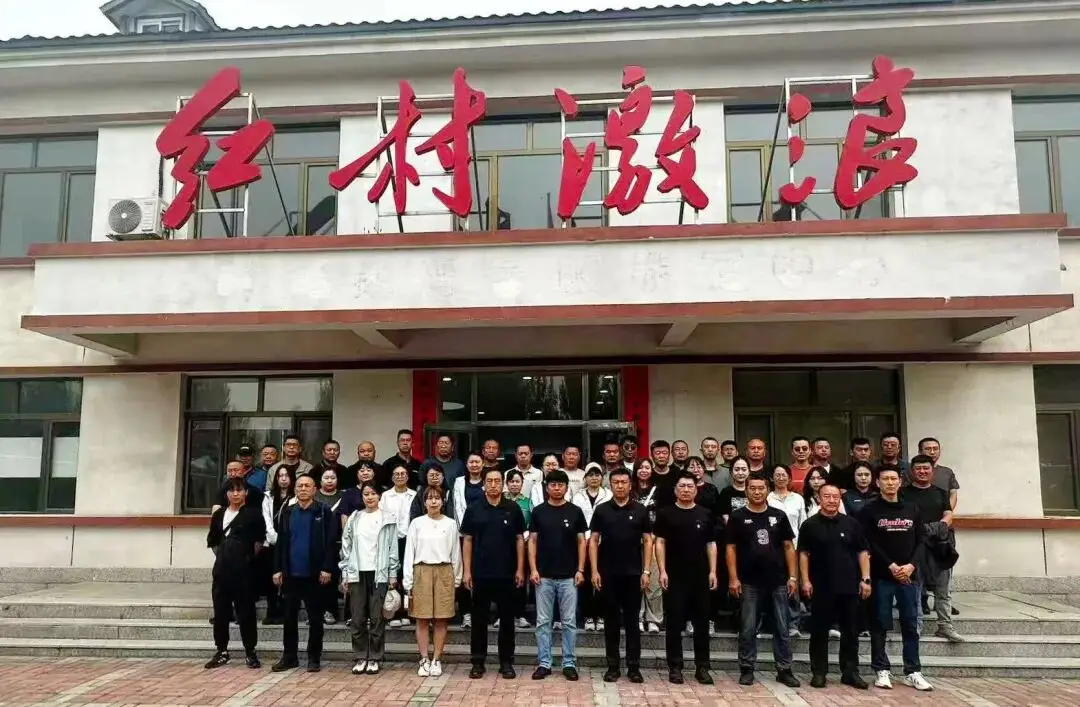 “迎七一·悟初心·凝合力”——朝阳环境集团源林绿化养护公司、城投公司、利民公司、城美公司党支部联合开展红村激浪主题党日活动