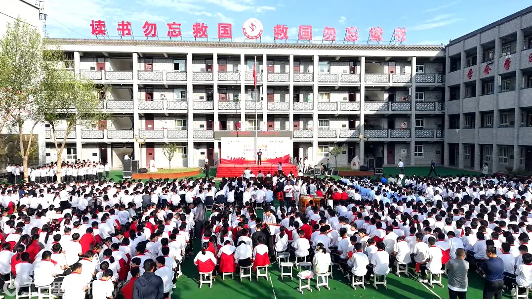 绥德实验中学举办“庆七一·颂党恩”歌咏才艺大赛