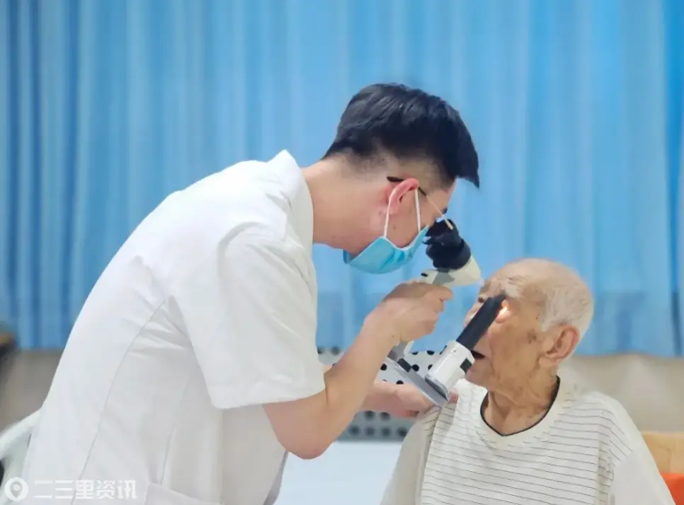 西安市第一医院：酷暑送医暖人心 多学科护航银龄健康