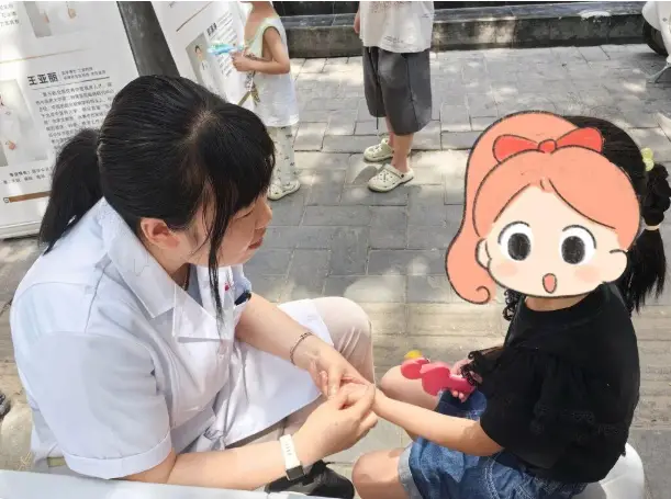 陕西中医药大学第二附属医院启航佳苑第二门诊部成功举办儿科义诊活动