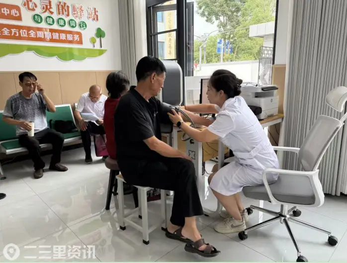 长武：健康驿站“搬”到家门口 服务群众“零距离”