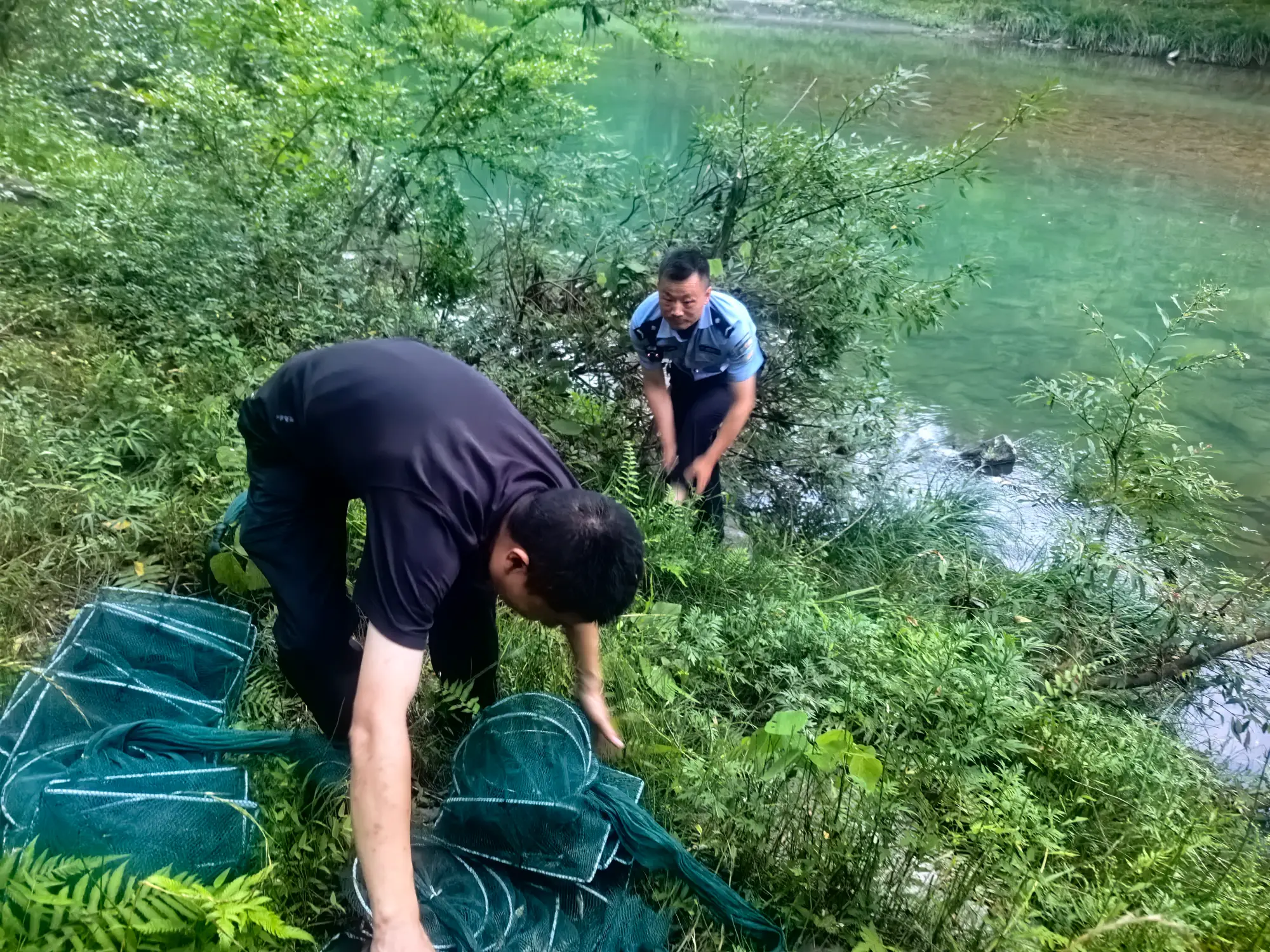 平利公安：为绿水青山披上一抹警蓝