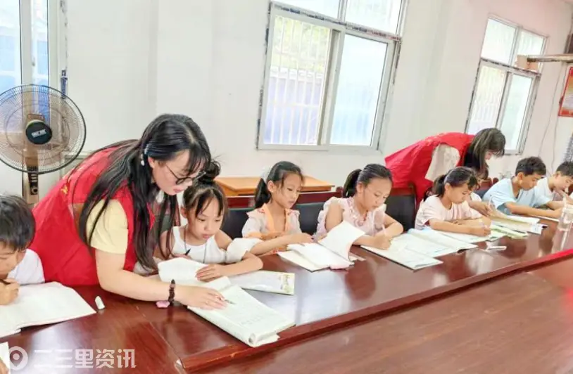 宁强铁锁关镇公益小课堂托起留守儿童“稳稳的幸福”