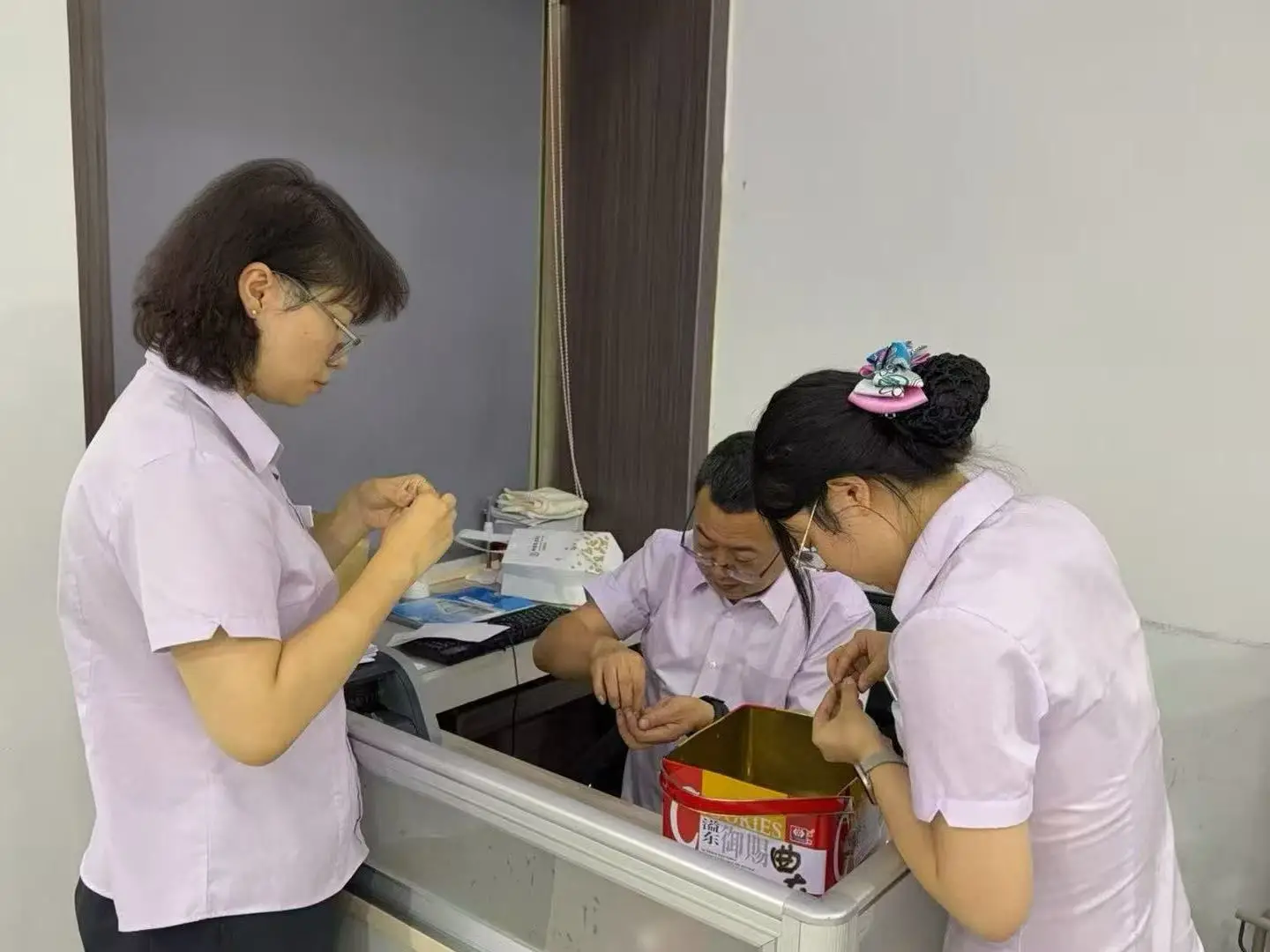 细微服务显担当 硬币清点暖民心！ 农行宝鸡高新支行暖心兑换零币获客户点赞