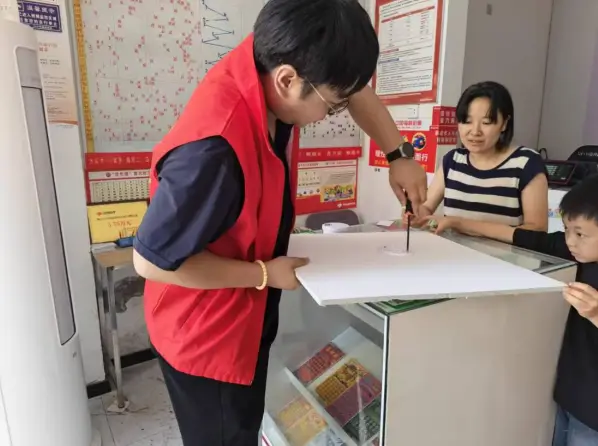  多措并举防风险 筑牢安全“防火墙” ——彬州市城关街道城西社区扎实开展消防安全专项行动