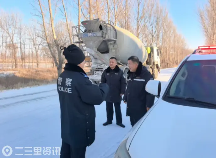 乾安交管大队元旦期间道路交通安全畅通