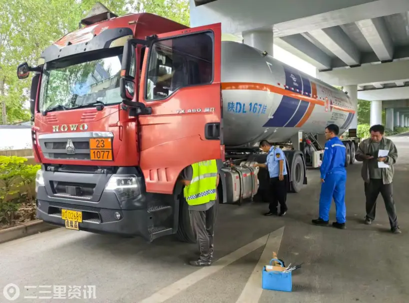 咸阳市生态环境局渭城分局 开展货运车辆专项检查