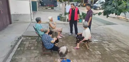 脚下沾泥土 心中有民情——武功县小村镇全方位推进“情暖民生 百镇千村万户”大排查活动