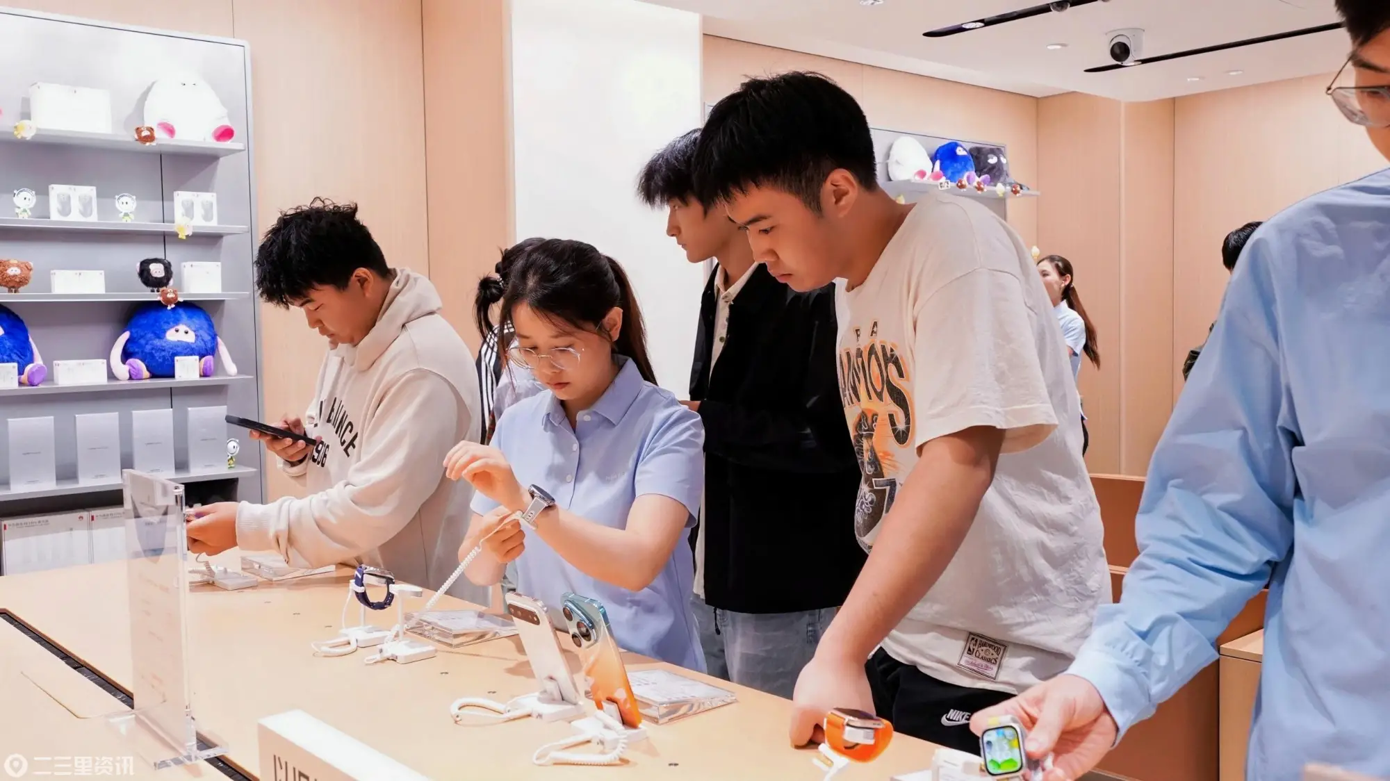 华为店直接搬进大学！西安欧亚学院又一产教融合场景落地