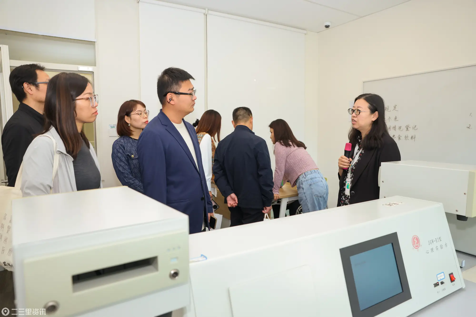 近百名中学老师走进西安欧亚学院，看大学正在怎么变、聊中学该怎么做