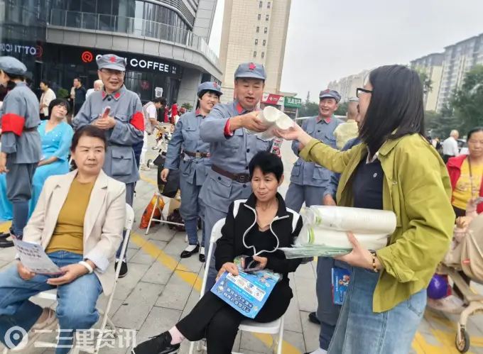 文艺展演聚民心 普法宣传护平安 ——秦都区渭滨街道开展反诈扫黑主题宣传活动