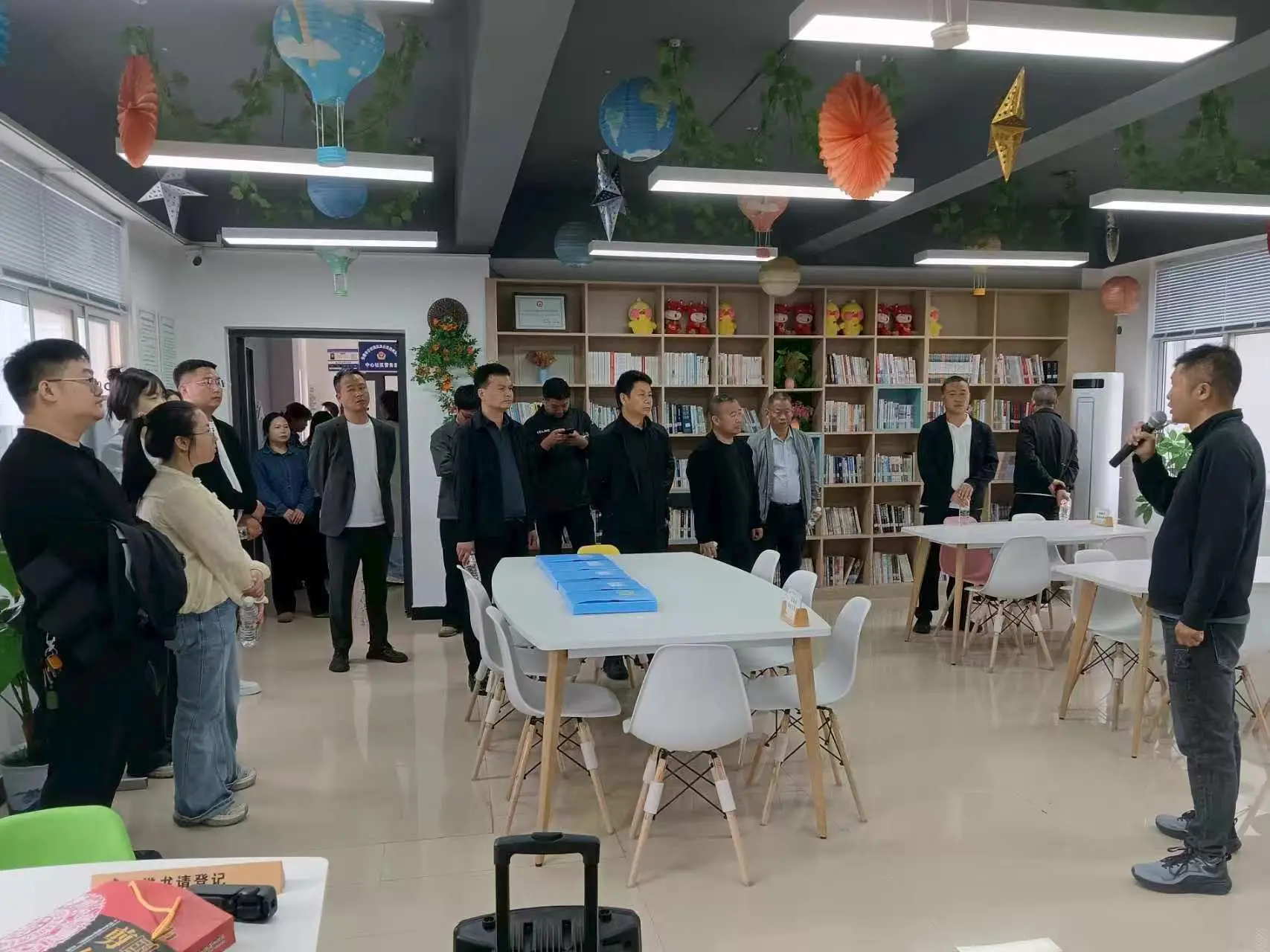 互学共进强本领 组团聚力促振兴—— 汉滨区东部片区第一书记“组团服务”观摩座谈活动在张滩镇举行