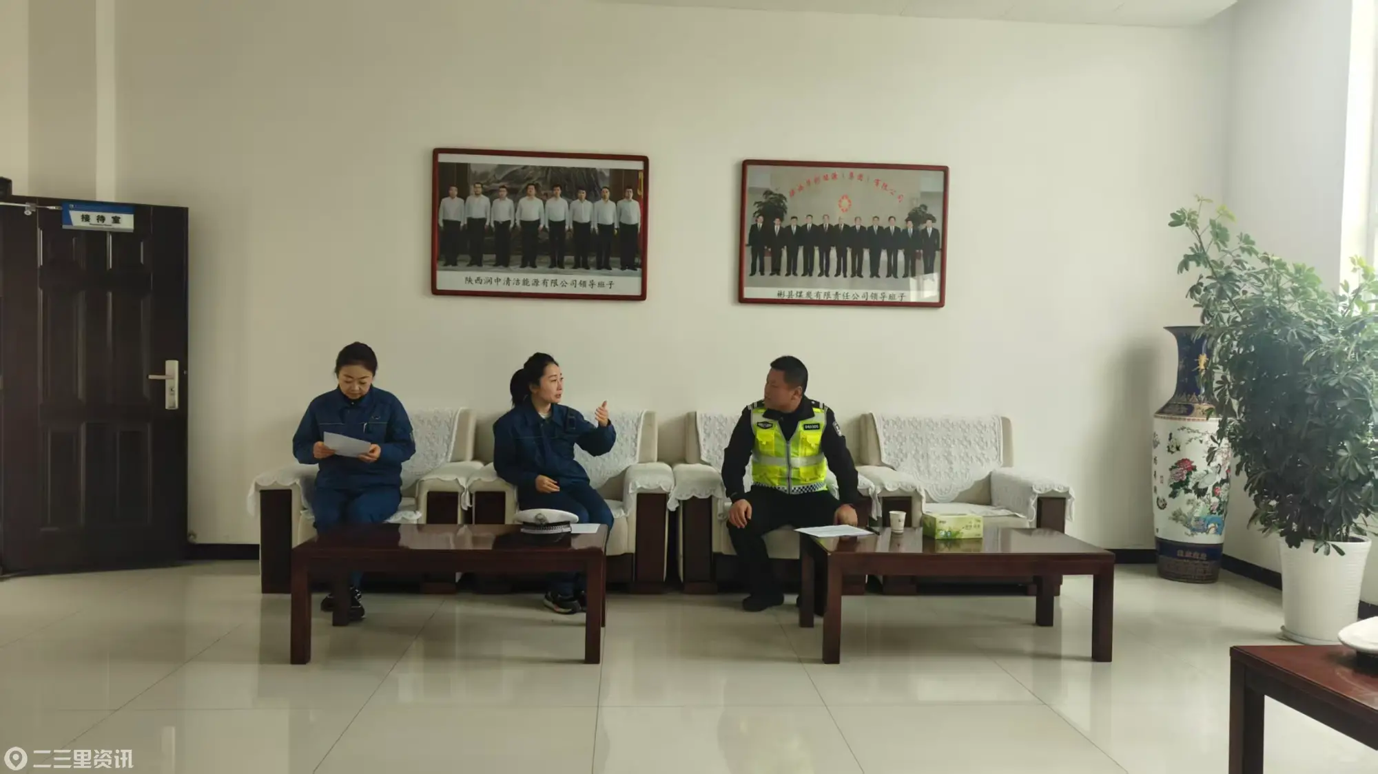 长武县公安局交管大队深入陕西润中能源有限公司开展危化品运输源头安全宣传活动
