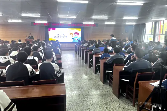 朝阳市公安局龙城分局海龙派出所开展法治进校园宣讲活动