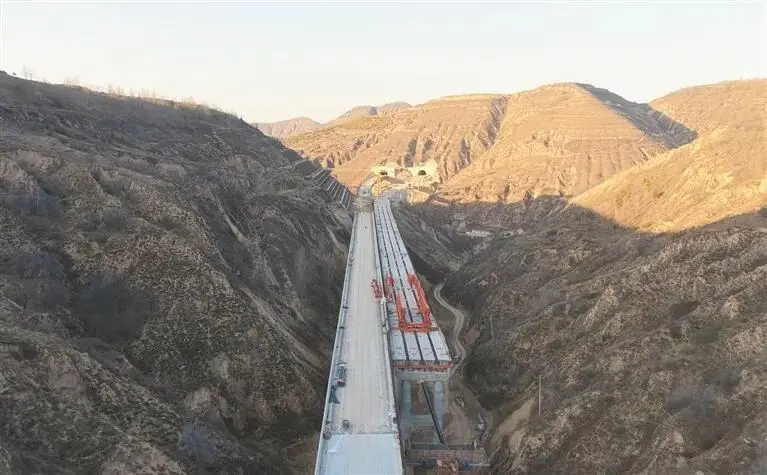 助力陕北能源“南下东出” 吴华高速新进展