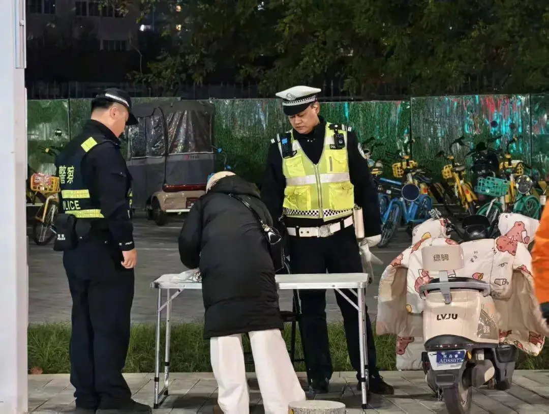 西安两三轮车专项整治 注册“随手拍”变“监督者”