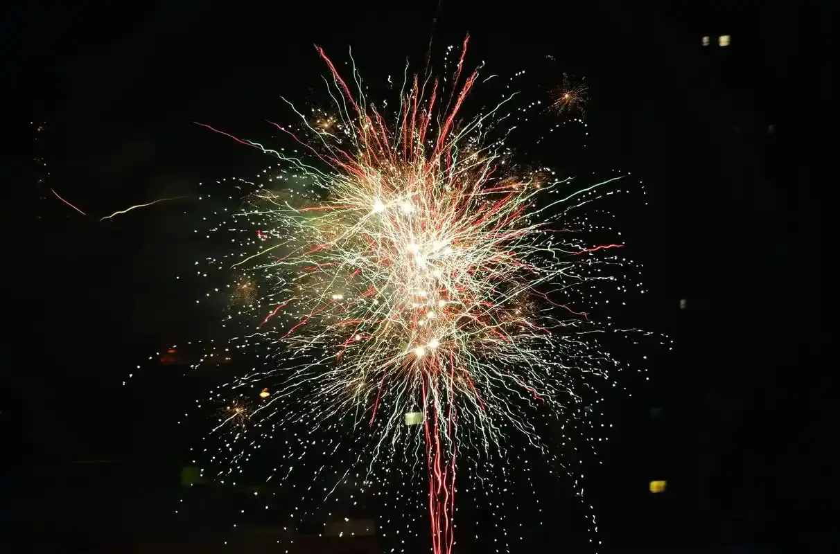 西安全面强化烟花爆竹管控 筑牢公共安全与生态环境防线