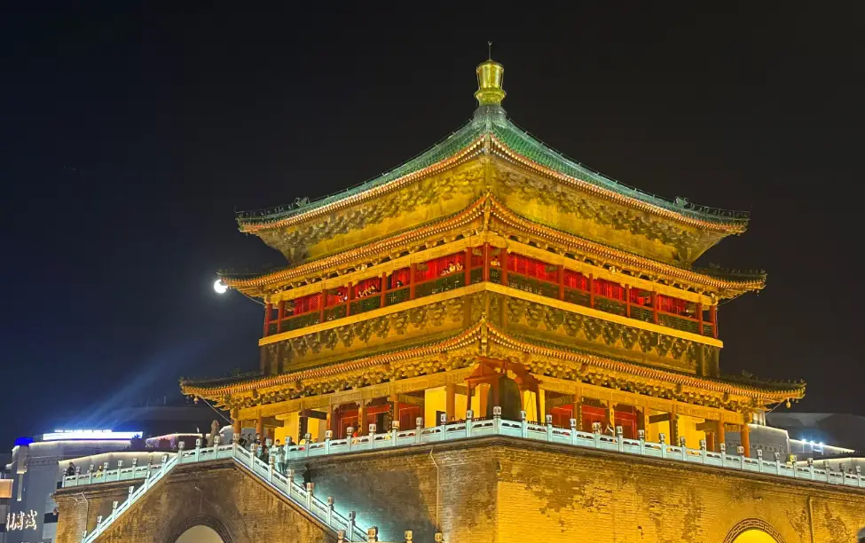 西安市发布关于加强跨年夜期间城墙内区域安全管理的通告