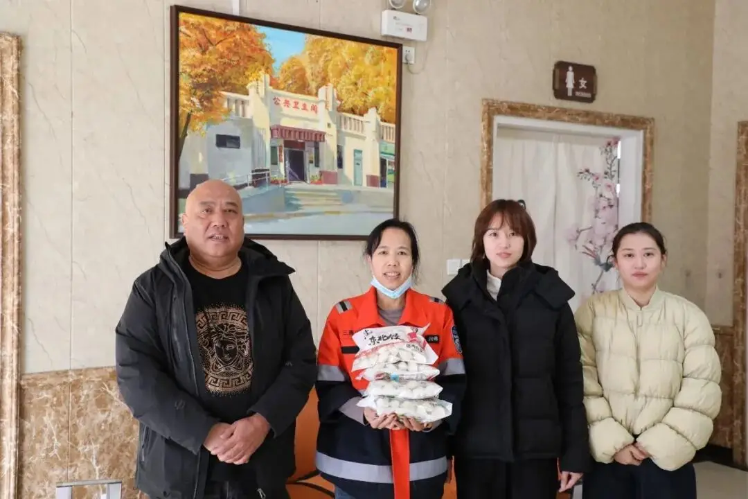 朝阳环境集团公厕管理分公司开展春节前夕走访慰问活动