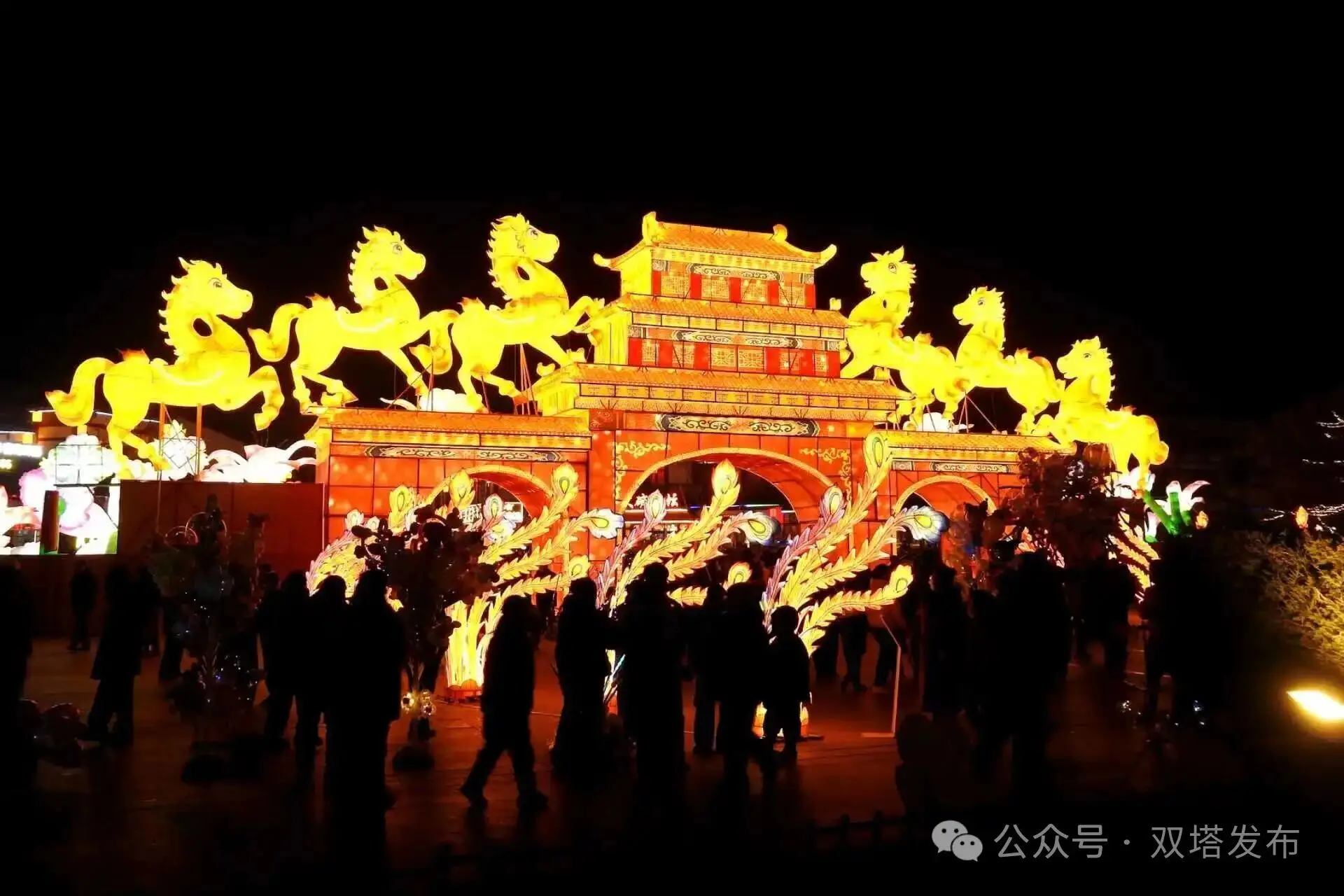 2026新春走基层 逛灯会 品年味 朝阳市民游人共赴新春光影之约