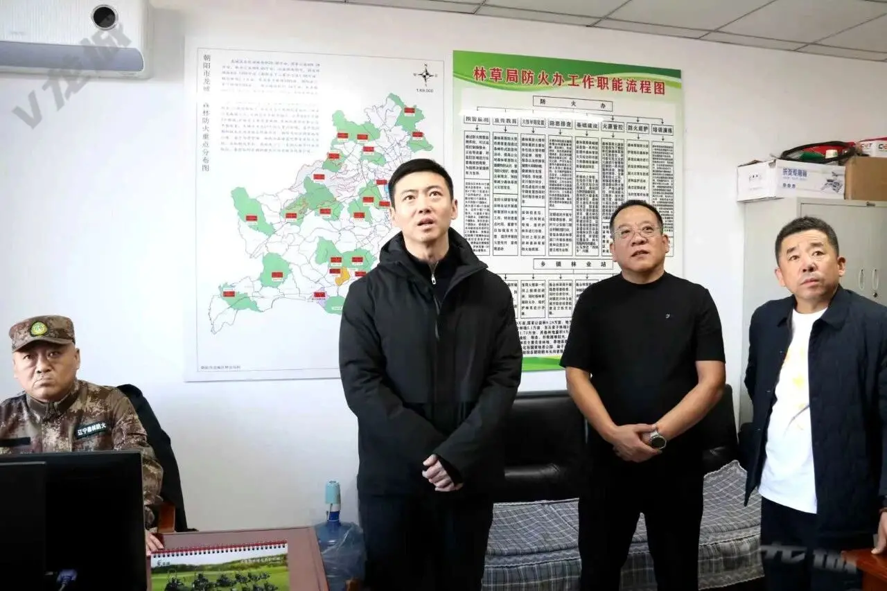 龙城区区长李鼎深入一线检查安全工作并慰问工作人员