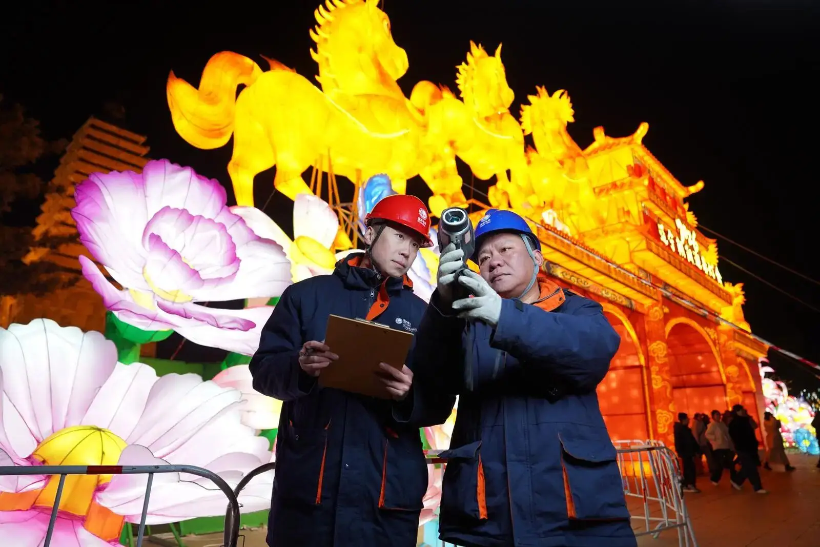朝阳市 假期我在岗 “亮”丽风景里的新春坚守