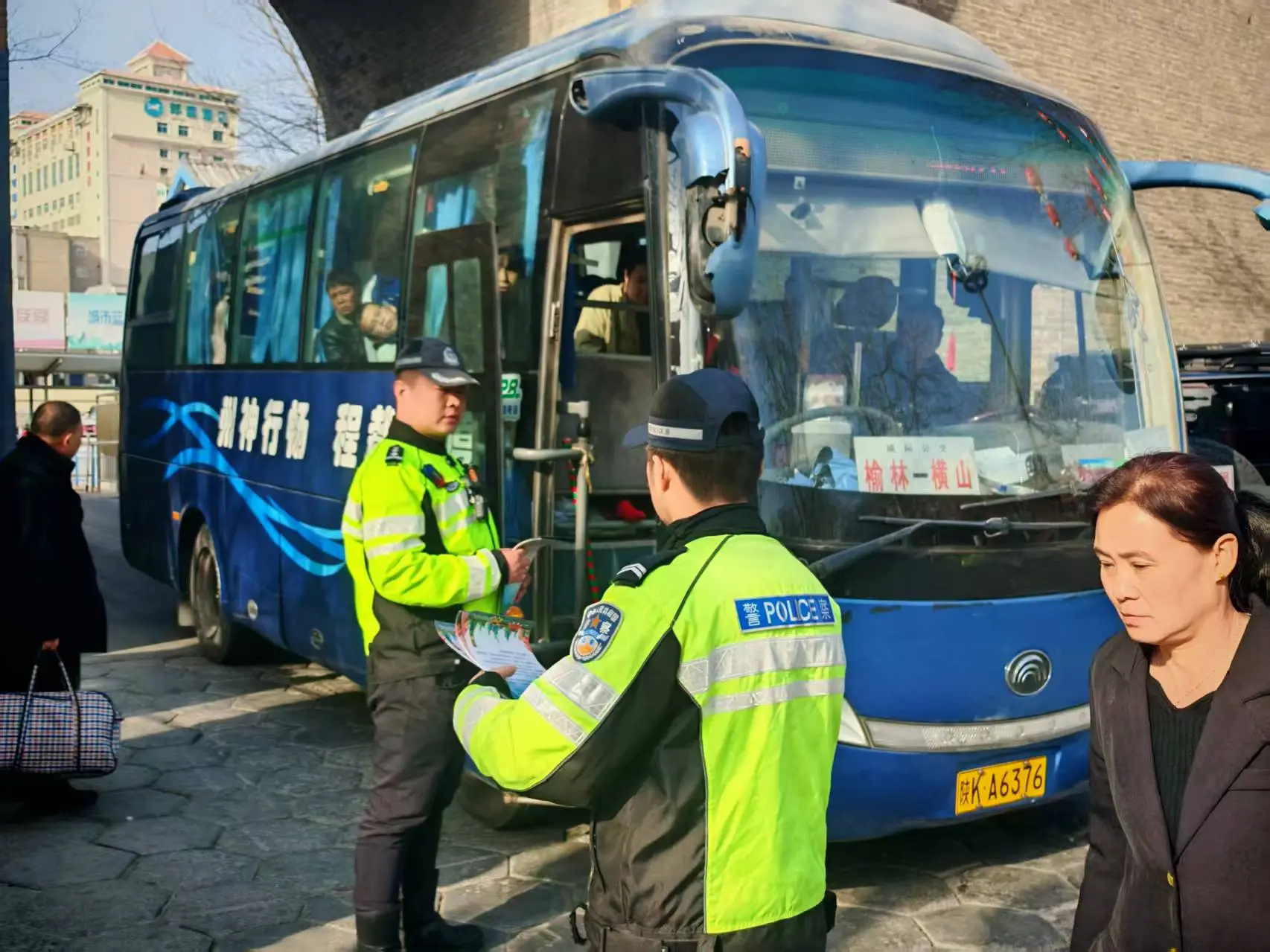 春运宣传不停歇护航平安回家路