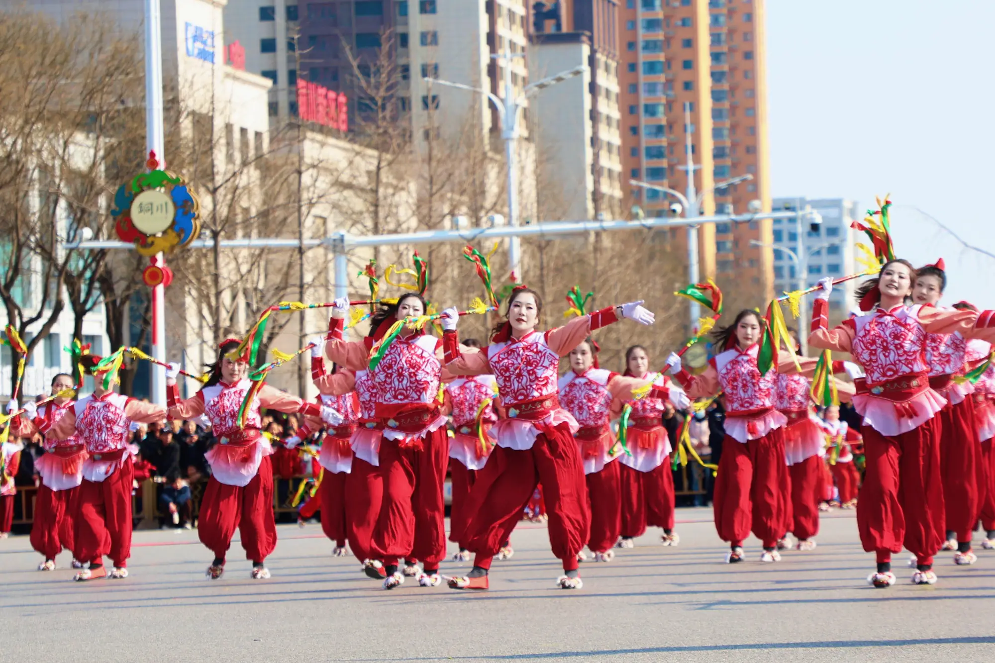 “跃马扬鞭铜川年”——陕西铜川市2026年民间社火展演活动举办