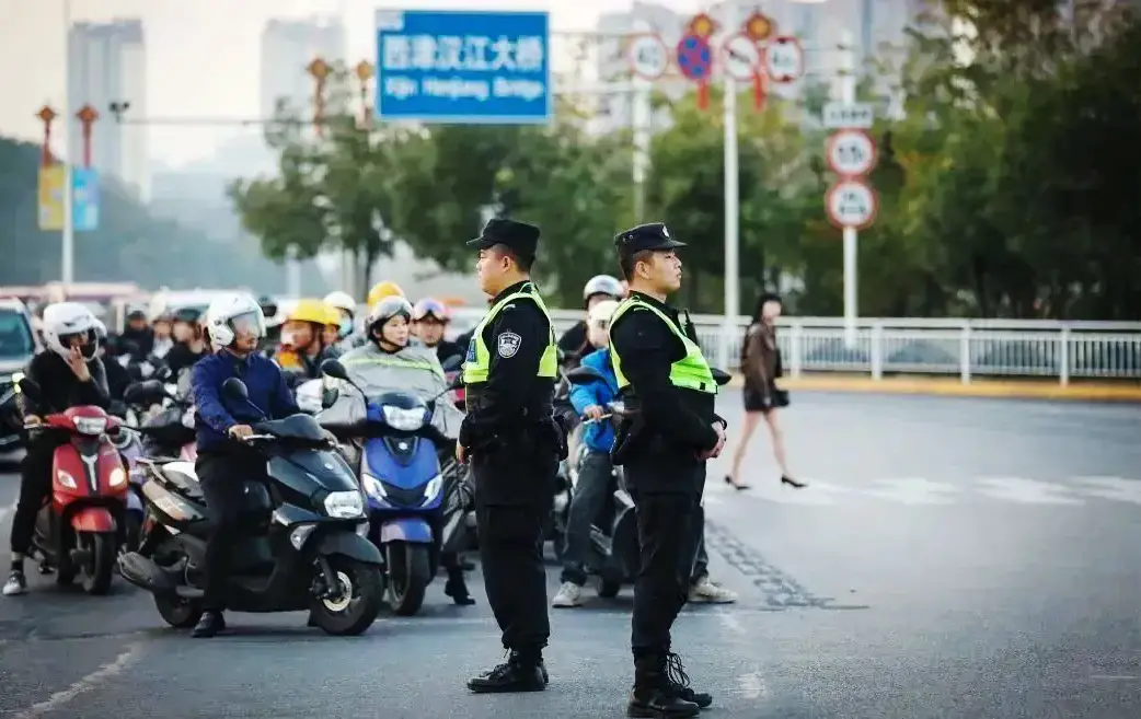 你开学 我守护！ 汉滨公安筑牢校园安全防线