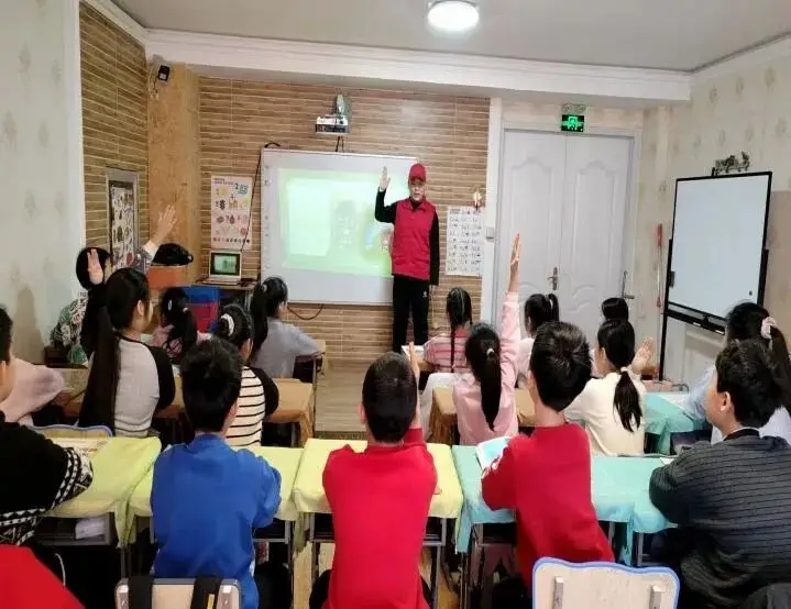 春雪映初心 志愿暖全城 朝阳环境集团学雷锋在行动