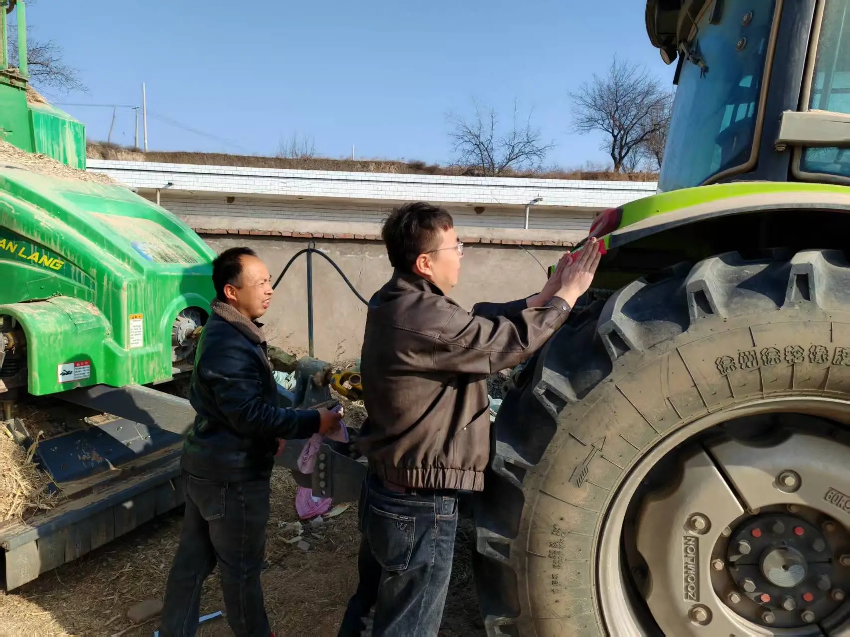 府谷县农业机械服务中心： 农机“送检下乡”助力春耕安全“起航”