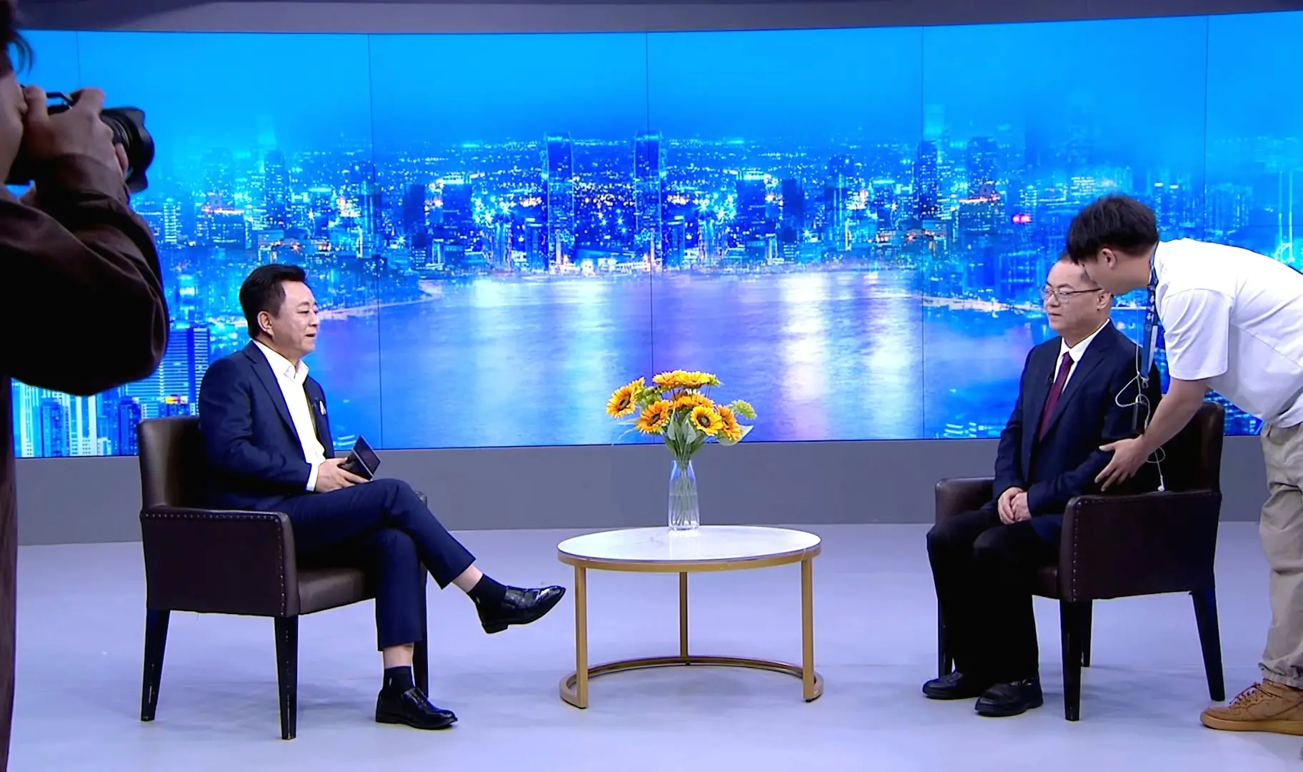 央视著名主持人朱军对话英童：“有活性，才有功能”——一杯发酵型乳酸菌奶粉背后的初心