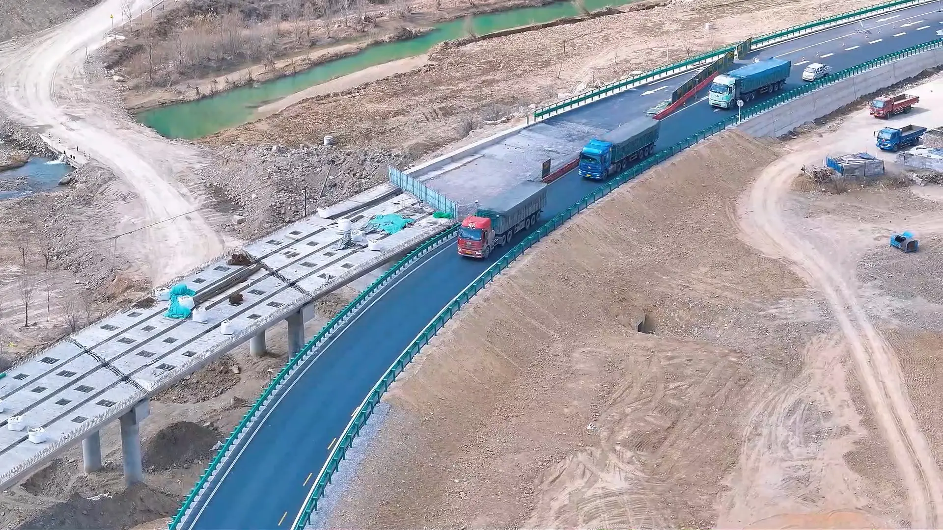 338国道碛塄隧道暨府谷县城过境公路工程： 实干攻坚再提速