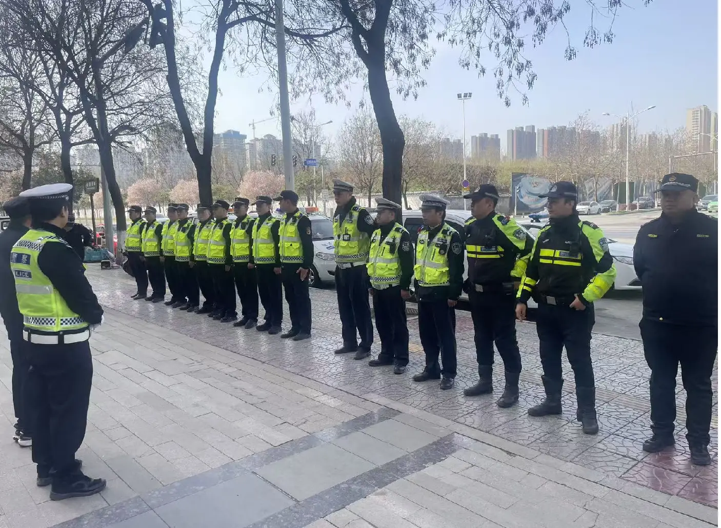 多部门开展联合执法 提升道路交通秩序