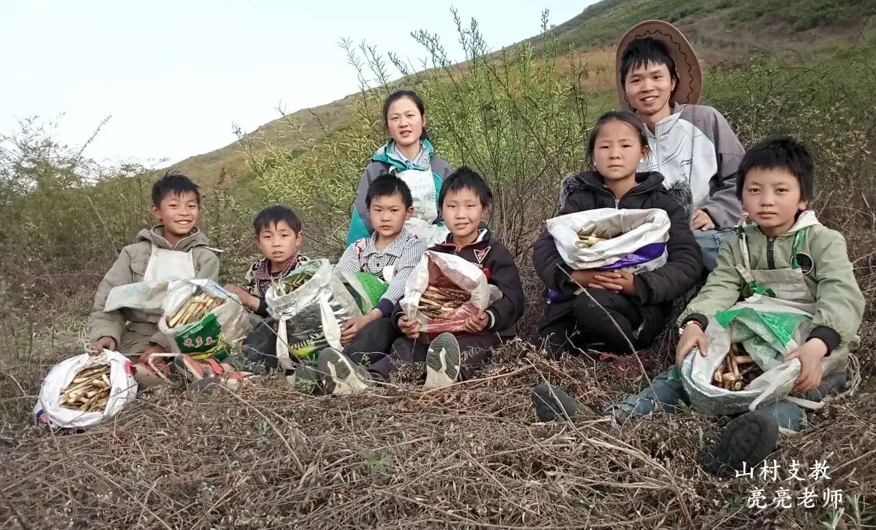 好好读书 奖励小猪 这位支教老师用11年教会山里娃读书意义与劳动尊严
