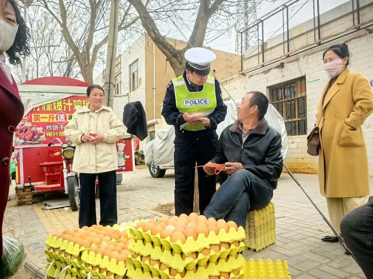 雷锋精神在警营——定边交警深耕“千村宣教”，小叮嘱守护大安全