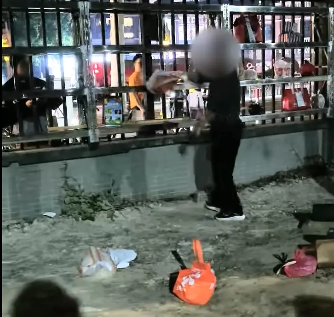 广西科技大学学生外卖遭乱扔  学生称男子因与保安冲突宣泄情绪   警方：人已找到，正处理