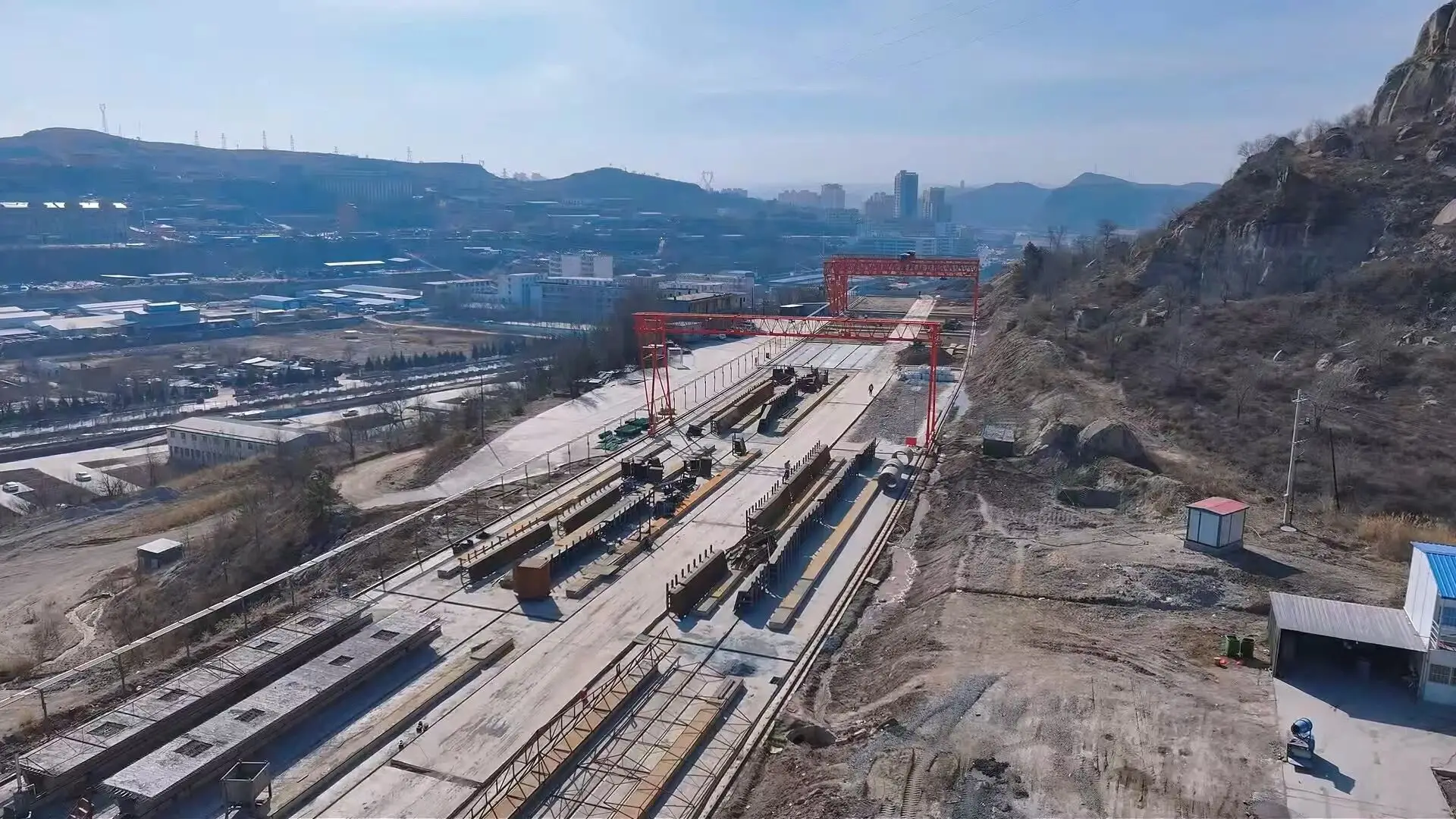 550省道府谷府州机场连接线：首片箱梁浇筑完成 陕晋蒙交界交通再提速