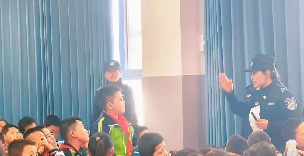 佳县公安局开展“金盾护苗·法润青春”主题讲座