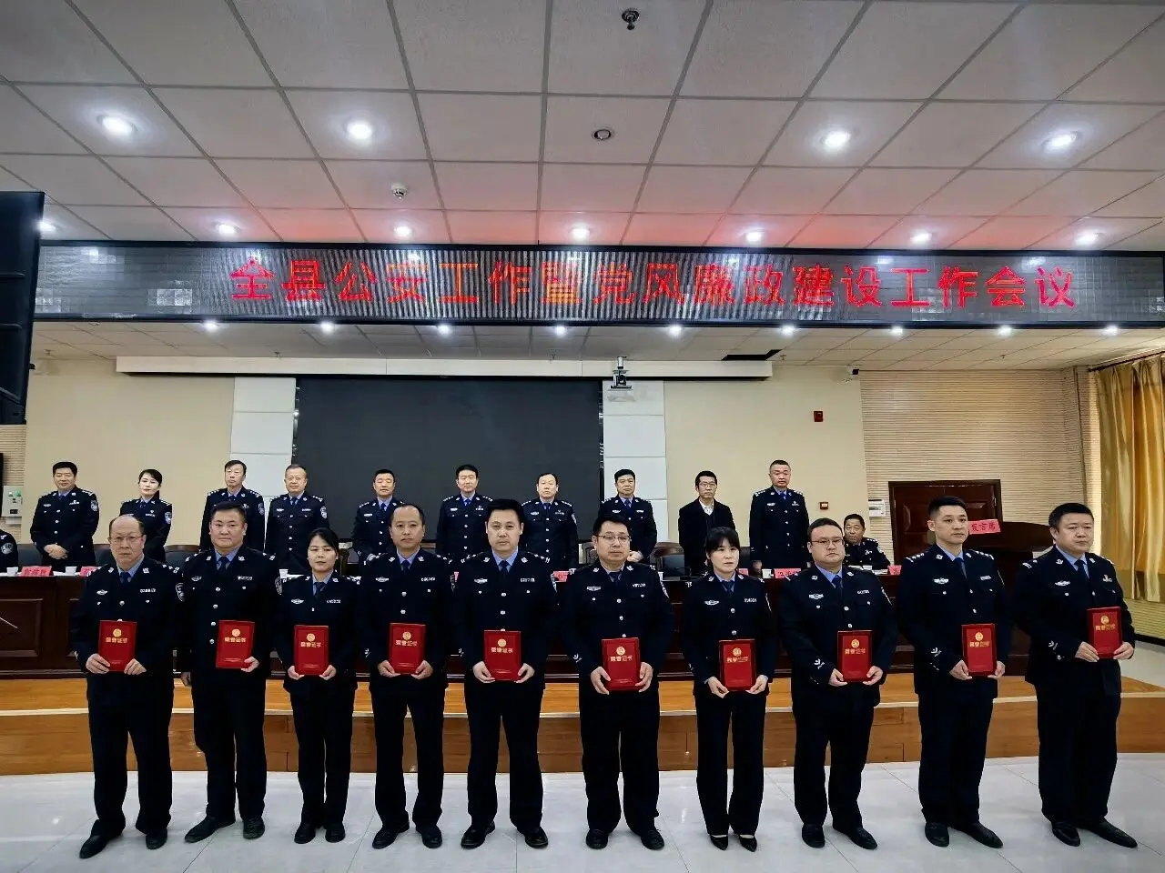 米脂县公安局扎实推进“纪律作风提升年”活动 着力锻造基层过硬公安队伍