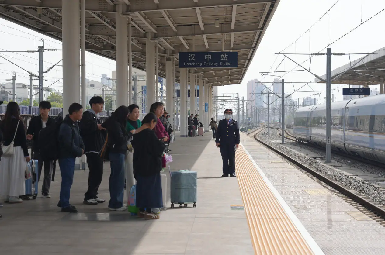 汉中车务段清明假期运输圆满收官，累计发送旅客28.13万人次