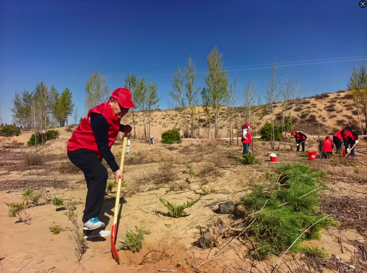 爱心供水暖人心  榆阳泉积极参与“绿动榆阳”植树公益